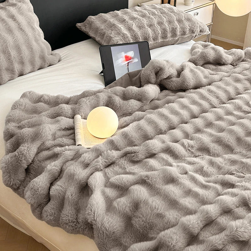 Faux Fur Throw Blanket for Couch, Cozy Warm Plush Striped Blanket for Sofa For all rooms