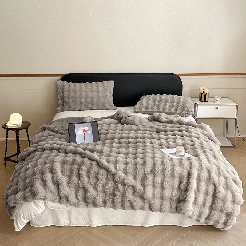 Faux Fur Throw Blanket for Couch, Cozy Warm Plush Striped Blanket for Sofa For all rooms