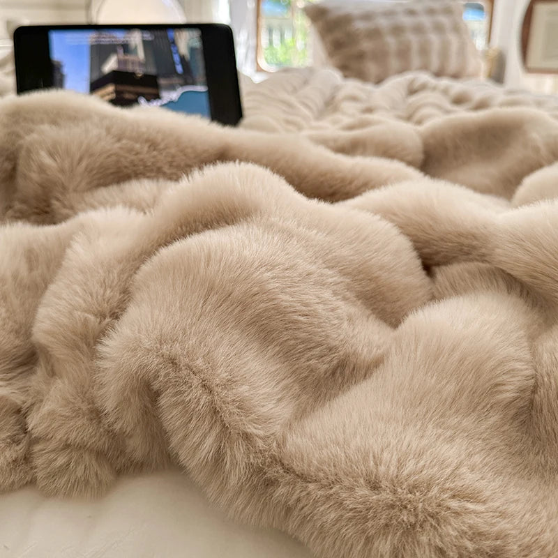 Faux Fur Throw Blanket for Couch, Cozy Warm Plush Striped Blanket for Sofa For all rooms